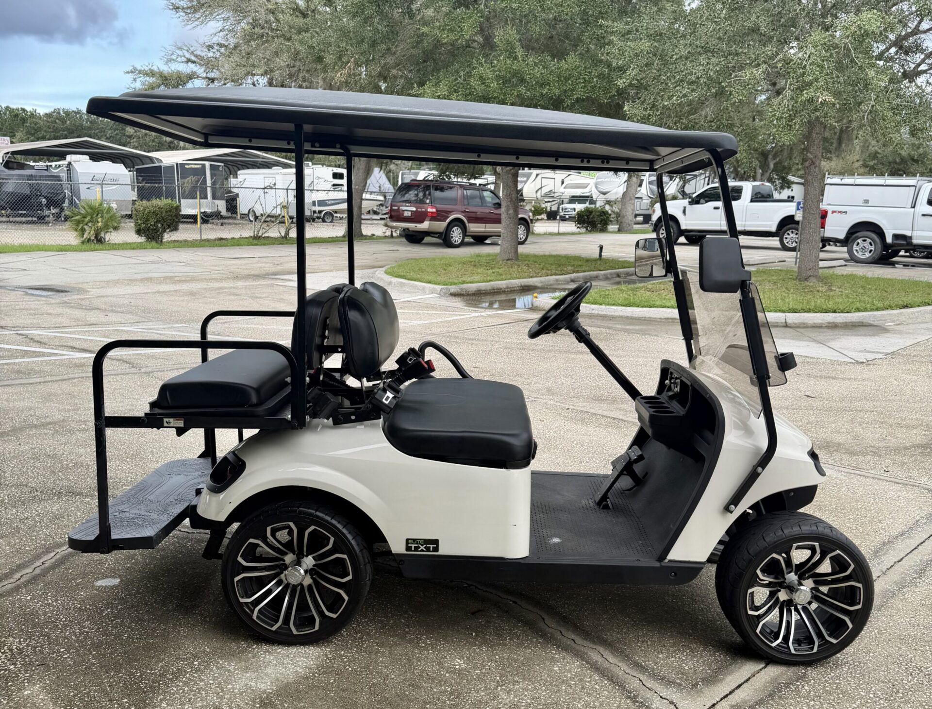 2019 E-Z-GO TXT