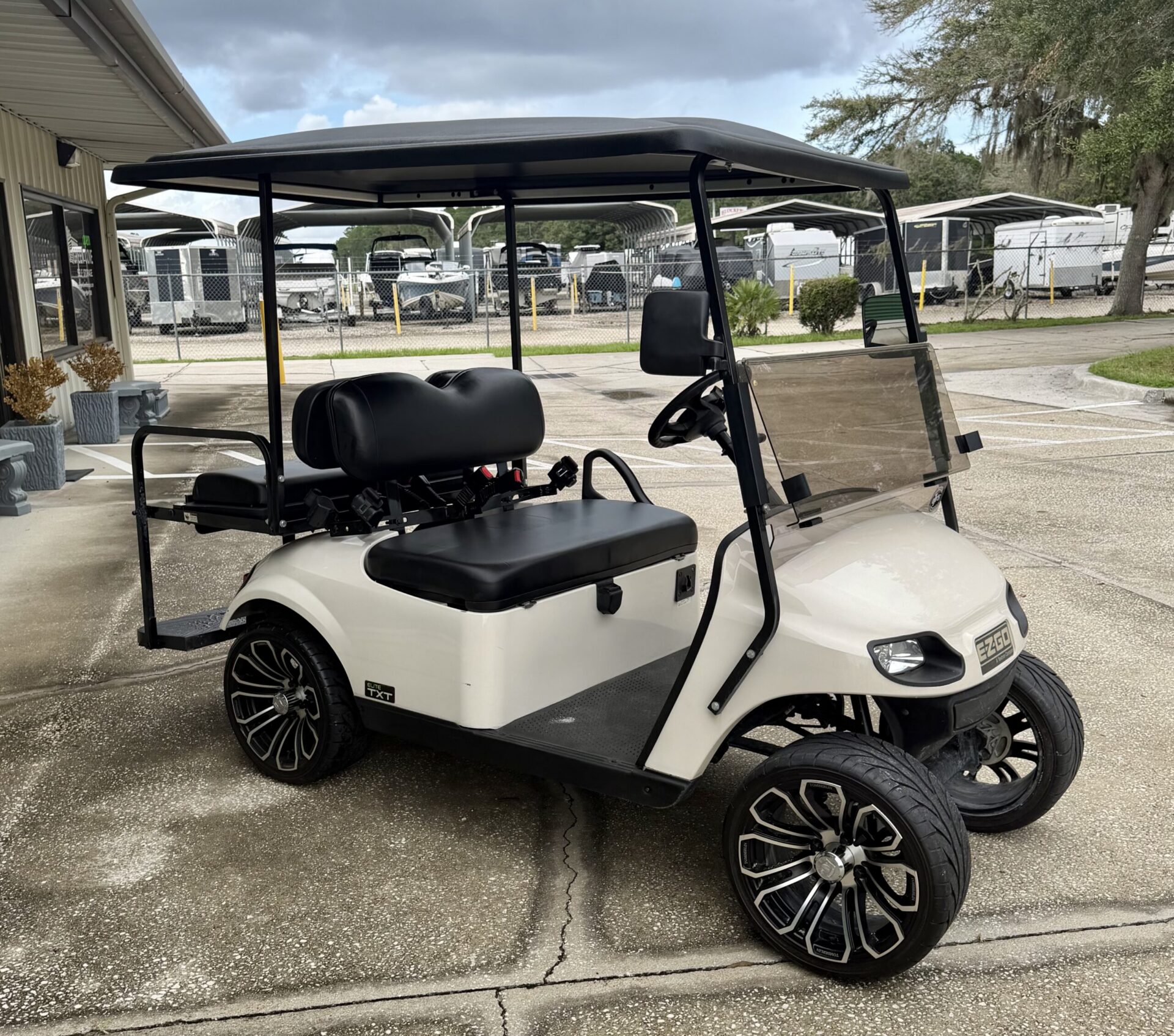 2019 E-Z-GO TXT