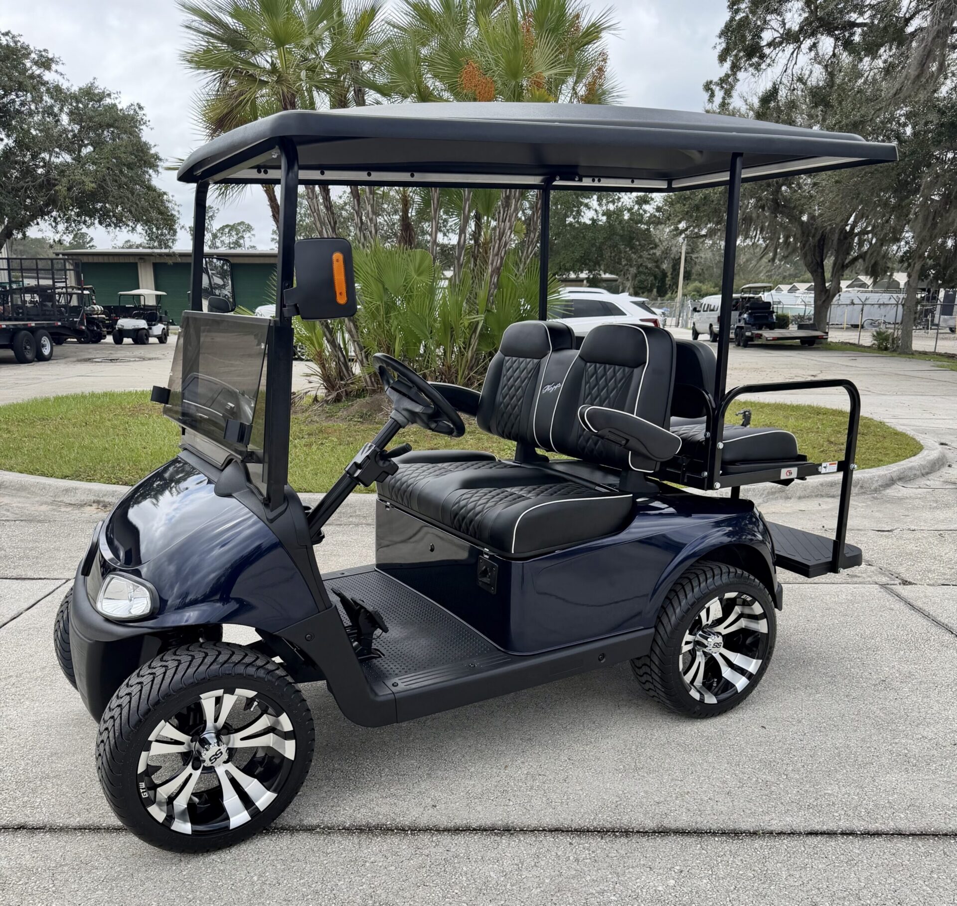 2020 E-Z-GO RXV 2 Freedom Elite Lithium