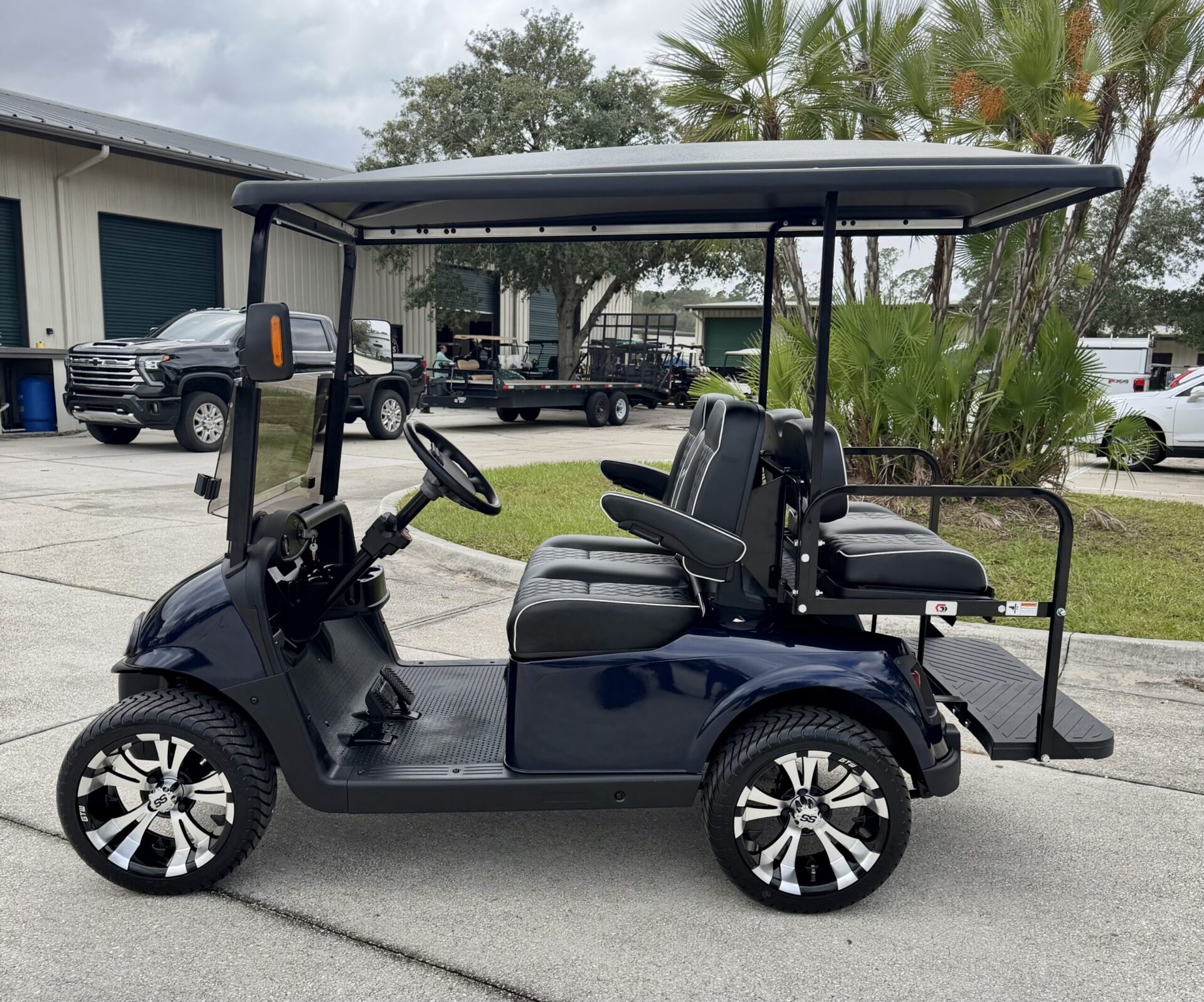 2020 E-Z-GO RXV 2 Freedom Elite Lithium
