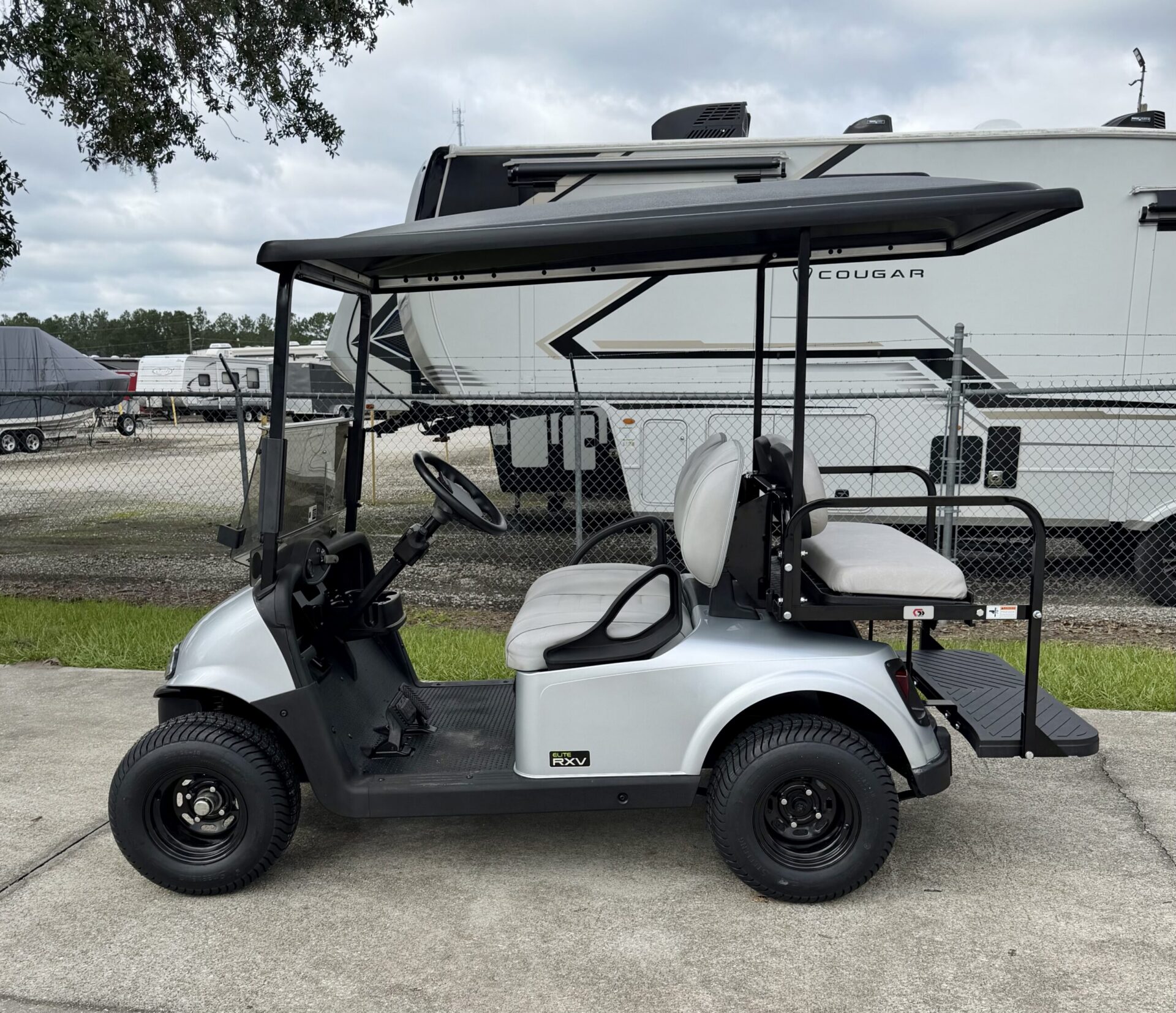 2020 E-Z-GO RXV
