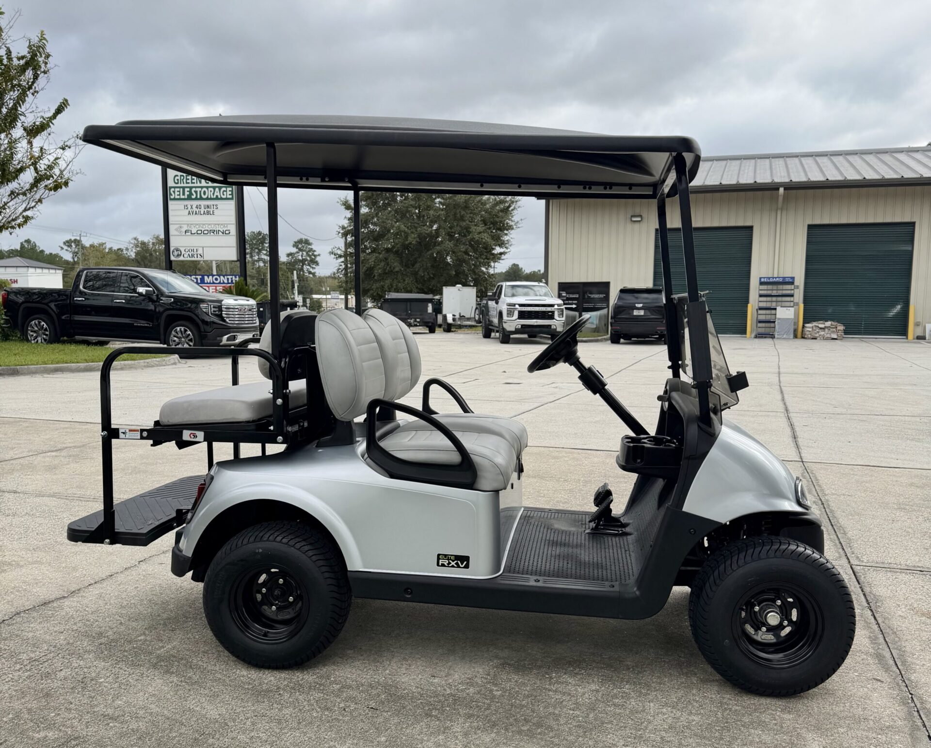 2020 E-Z-GO RXV