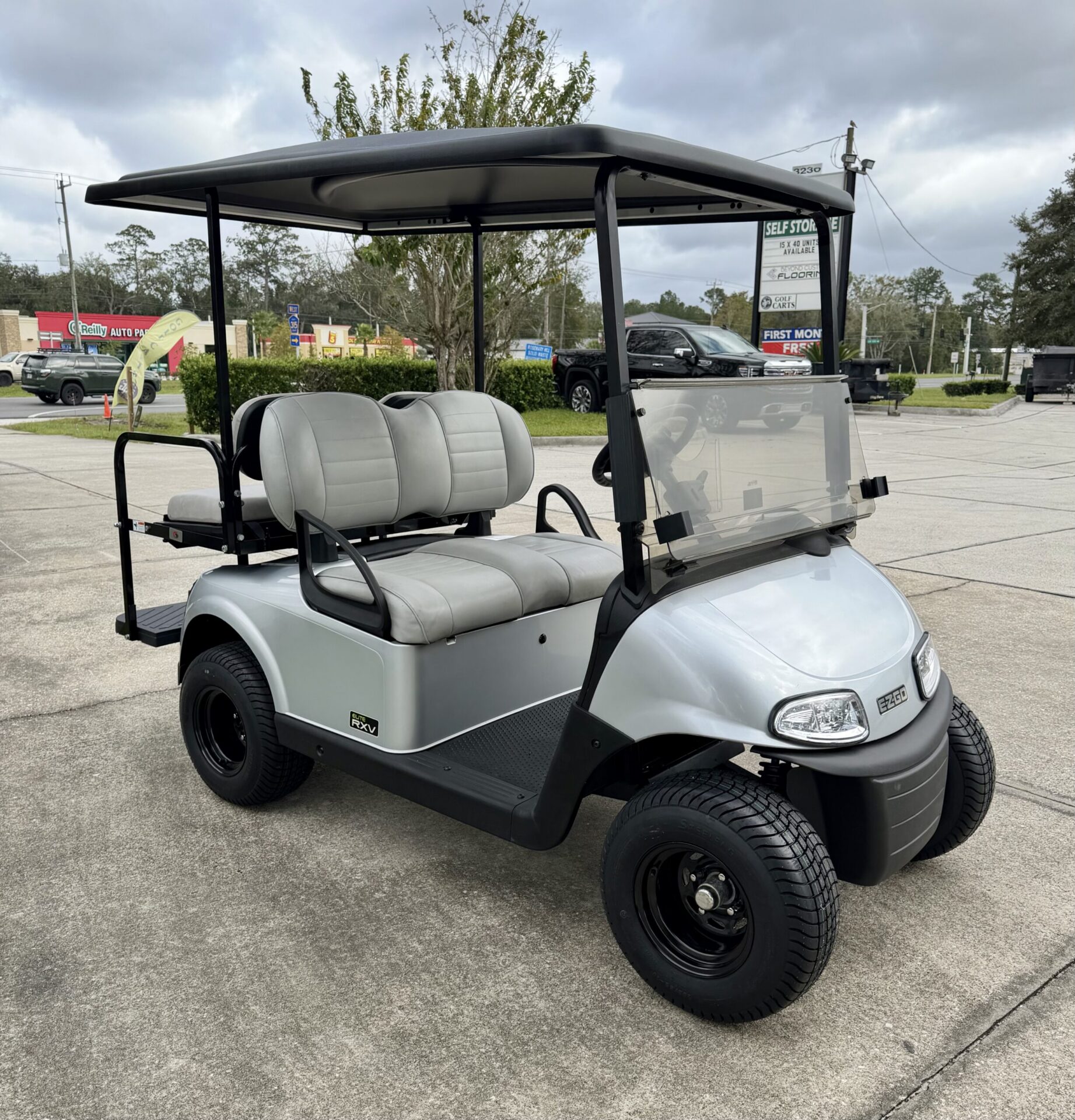 2020 E-Z-GO RXV